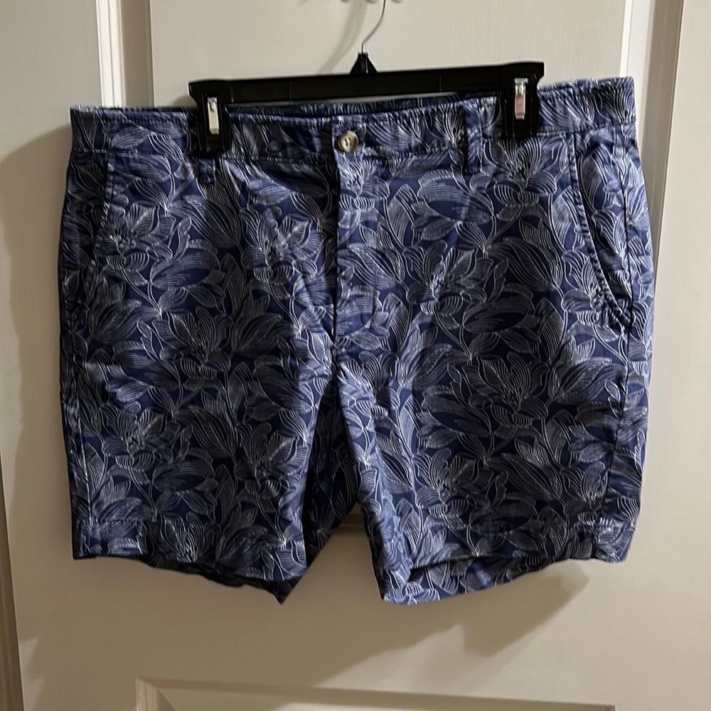 Crown and Ivy dress shorts